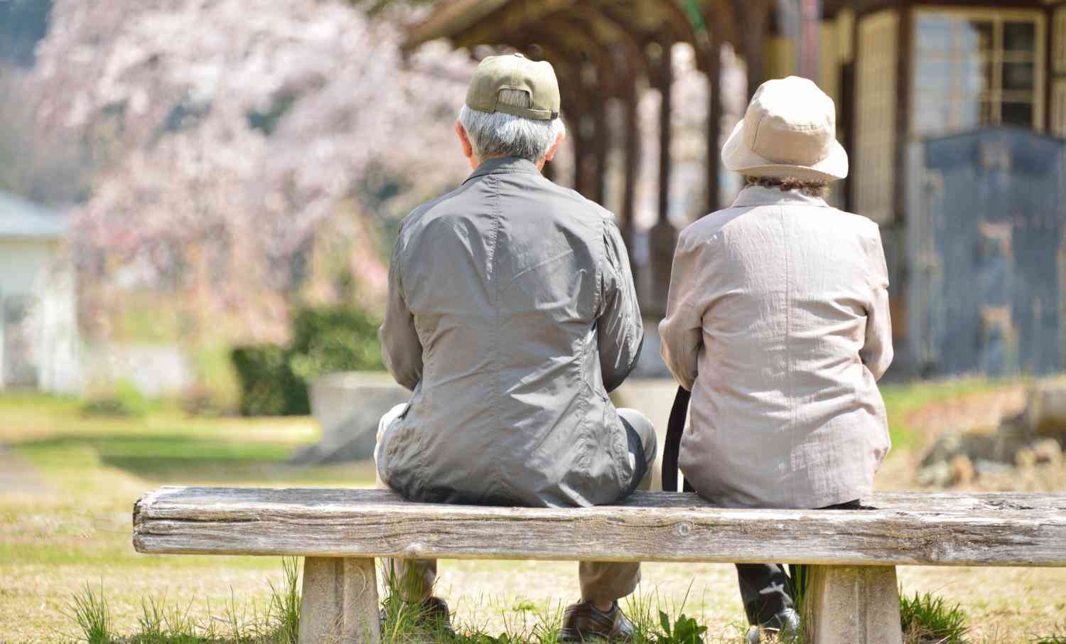 「家を借りられない」「老人ホームにも入れない」身寄りのない“孤独な高齢者”が増加する日本を待ち受ける残酷な未来とは