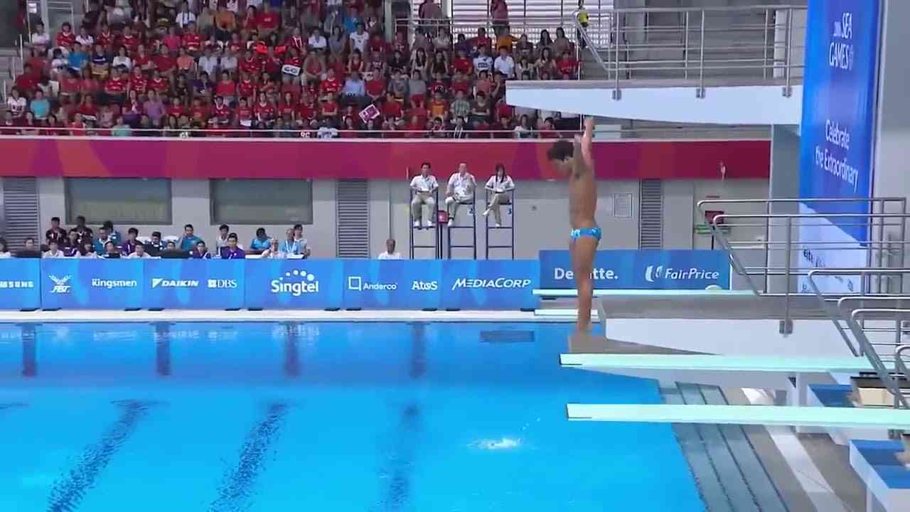 飛び込みの公式大会で0点を叩きだした選手の演技が、、、 - YouTube