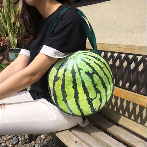 食材を持ち歩いてるように見える奇抜バッグ　リアルすぎてちょっとグロいケースも - エキサイトニュース