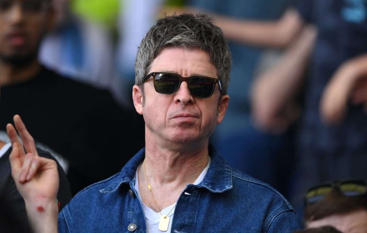 ノエル・ギャラガー、ステージで自身の政治的見解を表明するミュージシャンへの苦言を語る | NME Japan