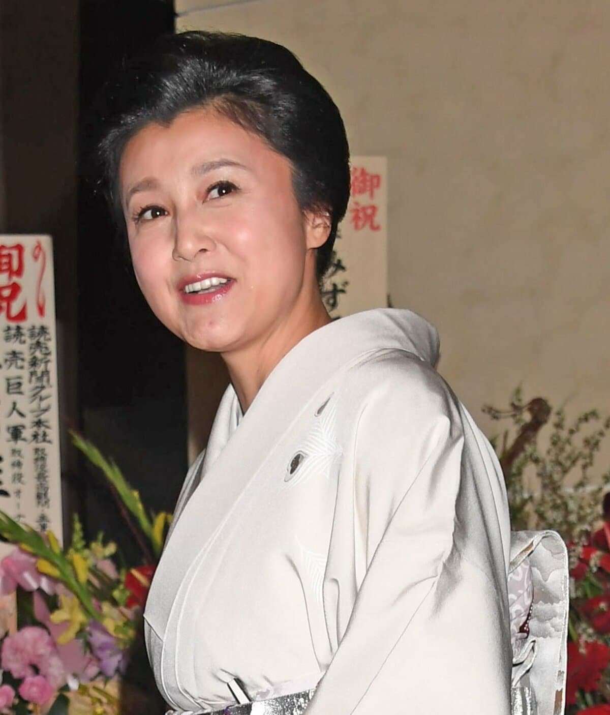 藤原紀香は〝スーパー梨園妻〟  愛之助語る贔屓筋へのふるまい、年１０回達筆「お礼状」 | 東スポWEB