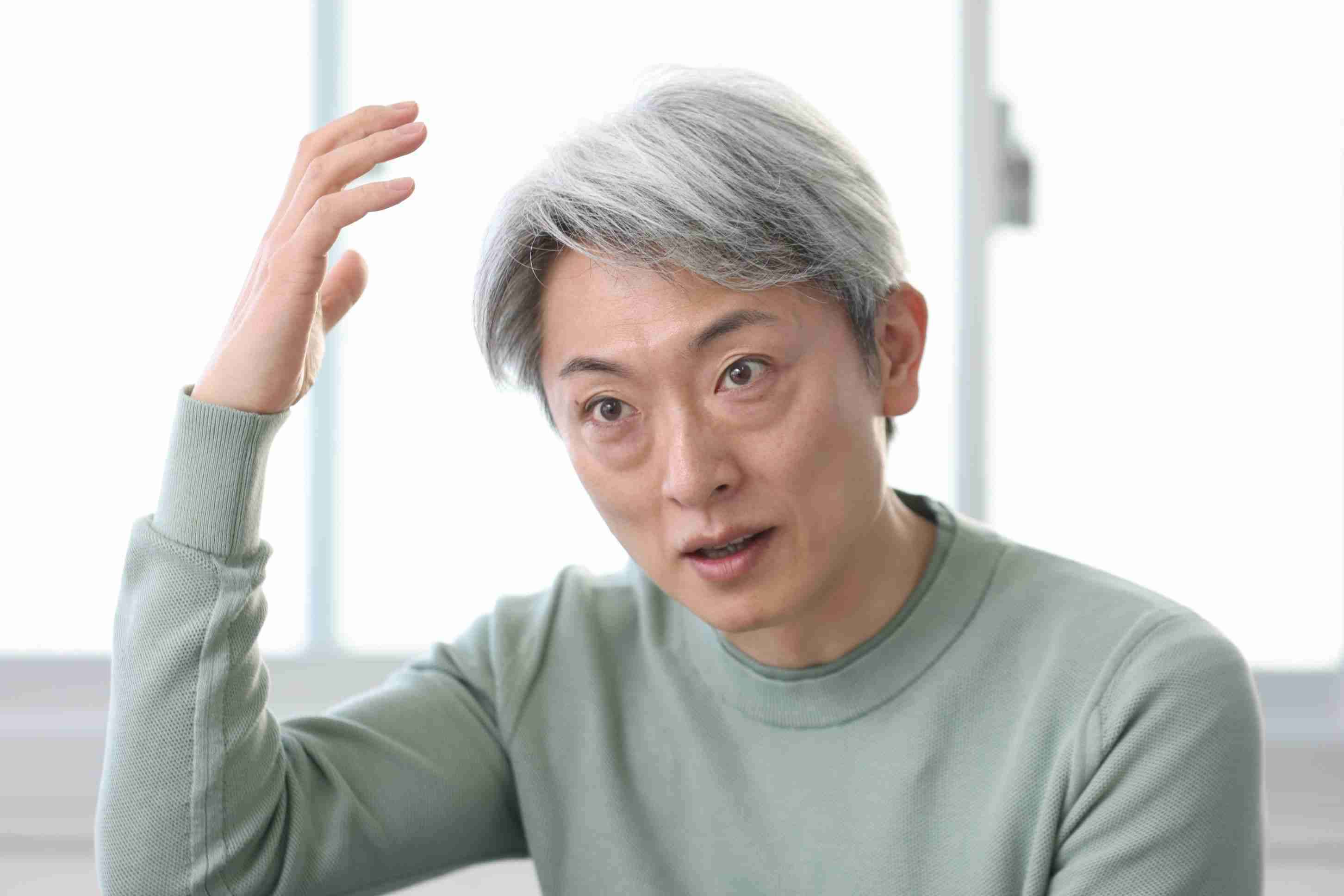 元NHK登坂淳一アナが告白する“白髪の真相”「最初は28歳。 32歳で4割白髪に」