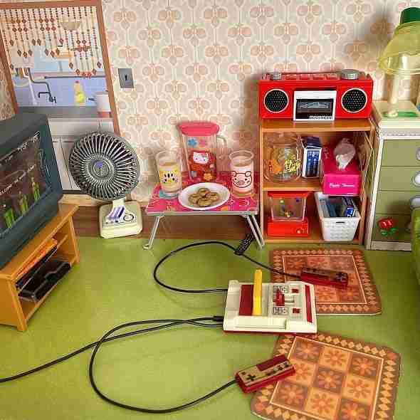 レトロな雰囲気がたまらない　ミニチュアで再現した「昭和のゲーム部屋」が懐かしすぎる