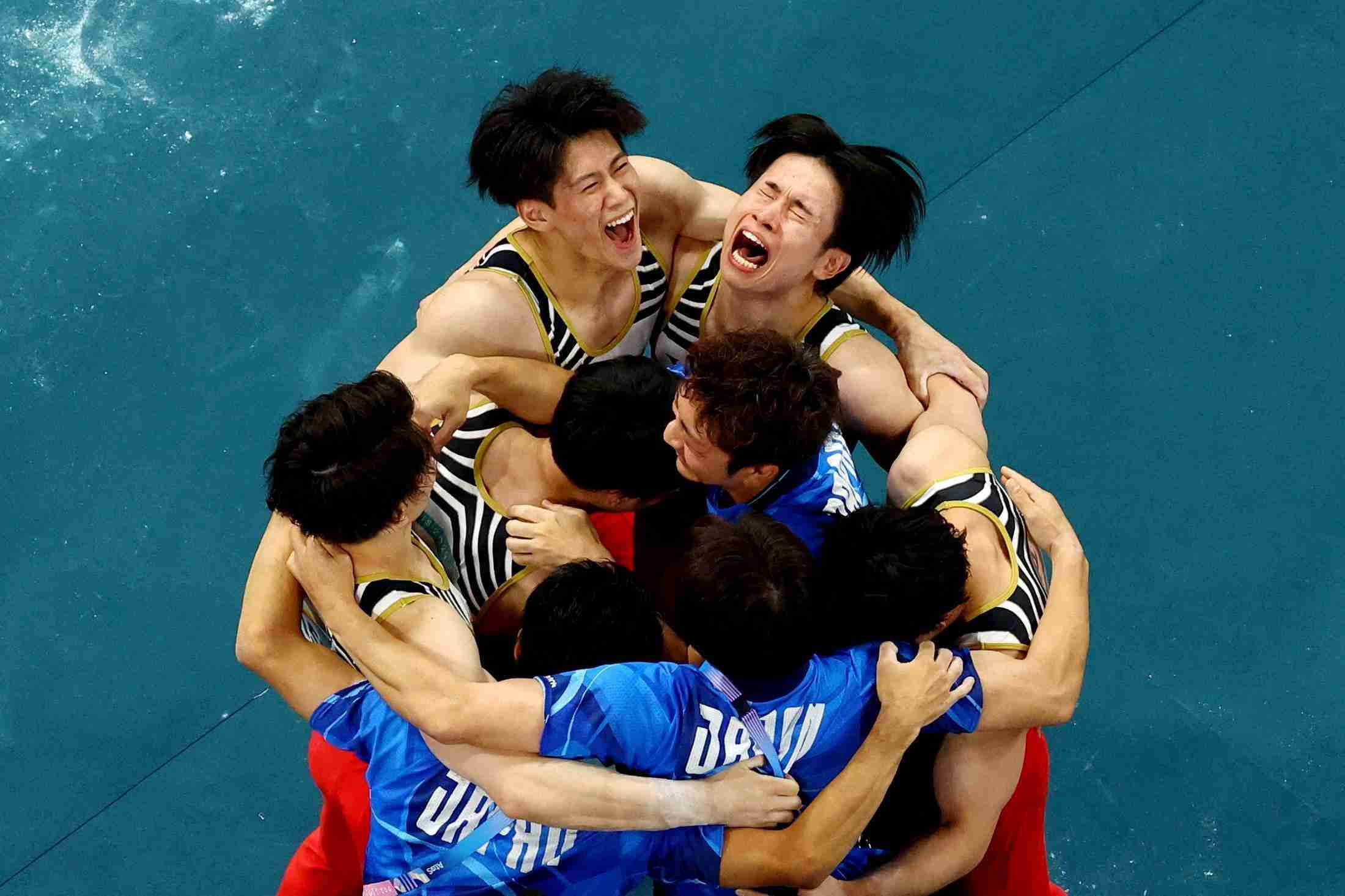 パリ五輪体操ニッポン奇跡の逆転金メダルは中国の鉄棒2度落下だけが理由ではなかった…わずか0.532点差は「着地減点の積み重ねの差が生んだ必然」と元オリンピアンが指摘（RONSPO） - Yahoo!ニュース