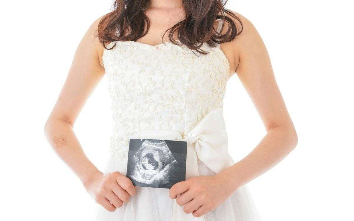 「結婚した夫婦から生まれる子どもが少数派になっている国も…」日本の少子化を考える、意外なヒントは“婚外子”にあった | 文春オンライン