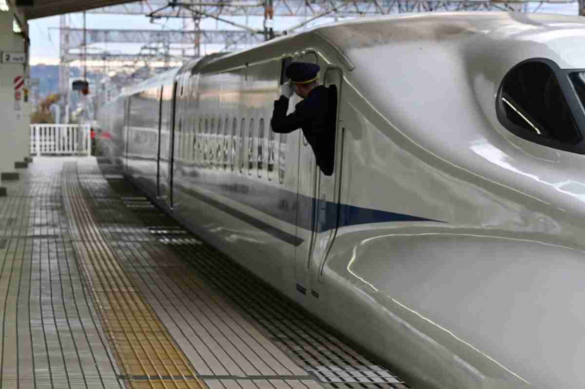東京─新大阪を「こだま」で移動する人たち、時間より優先されるメリット 「グリーン車でも安いし空いてる」「約4時間、自分だけの時間を満喫」 | マネーポストWEB