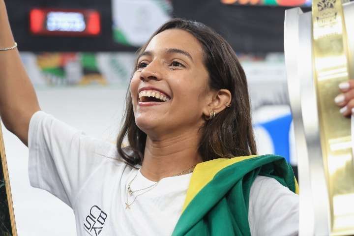 ブラジル代表16歳少女が怒りの告発！“五輪側の不手際”で練習後の送迎バス来ず…スケートボードで滑走し、15キロ以上先の選手村まで帰る事件が発生！【パリ五輪】（THE DIGEST） - Yahoo!ニュース