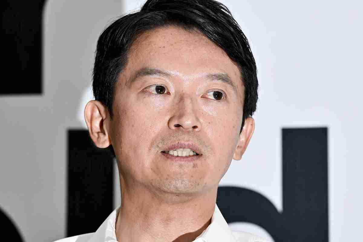 【斎藤元彦知事】全国から兵庫県庁に1日200件を超える電話…思い詰めた最側近から辞任を迫られ、漏らした衝撃の一言 | デイリー新潮
