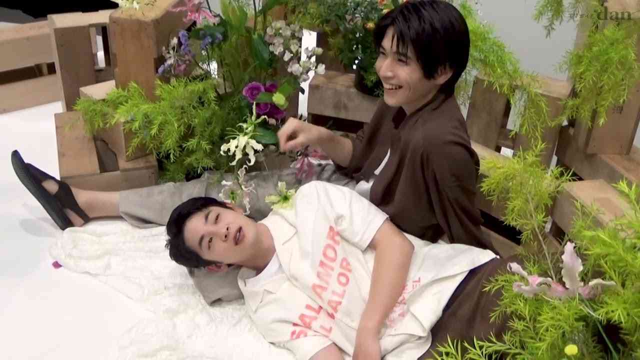 【TVガイドdan vol.52】中沢元紀×小林虎之介メイキング動画 - YouTube