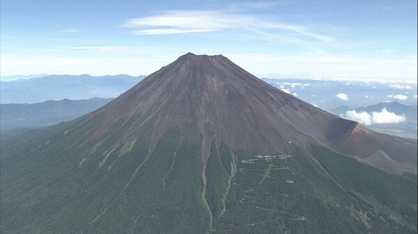 「記憶がないので助けてほしい」　富士山で73歳男性を救助　単独登山中に別の登山者を介し警察に通報｜FNNプライムオンライン