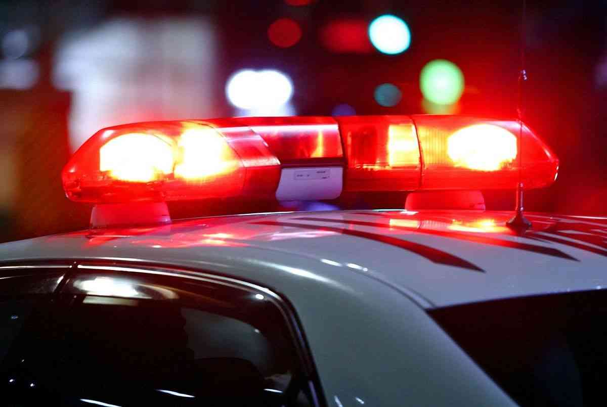 「警官が大声で怒鳴っている」と通報され…警部補が交番内で女性を床に押さえつけ、けがさせた疑いで逮捕：東京新聞 TOKYO Web