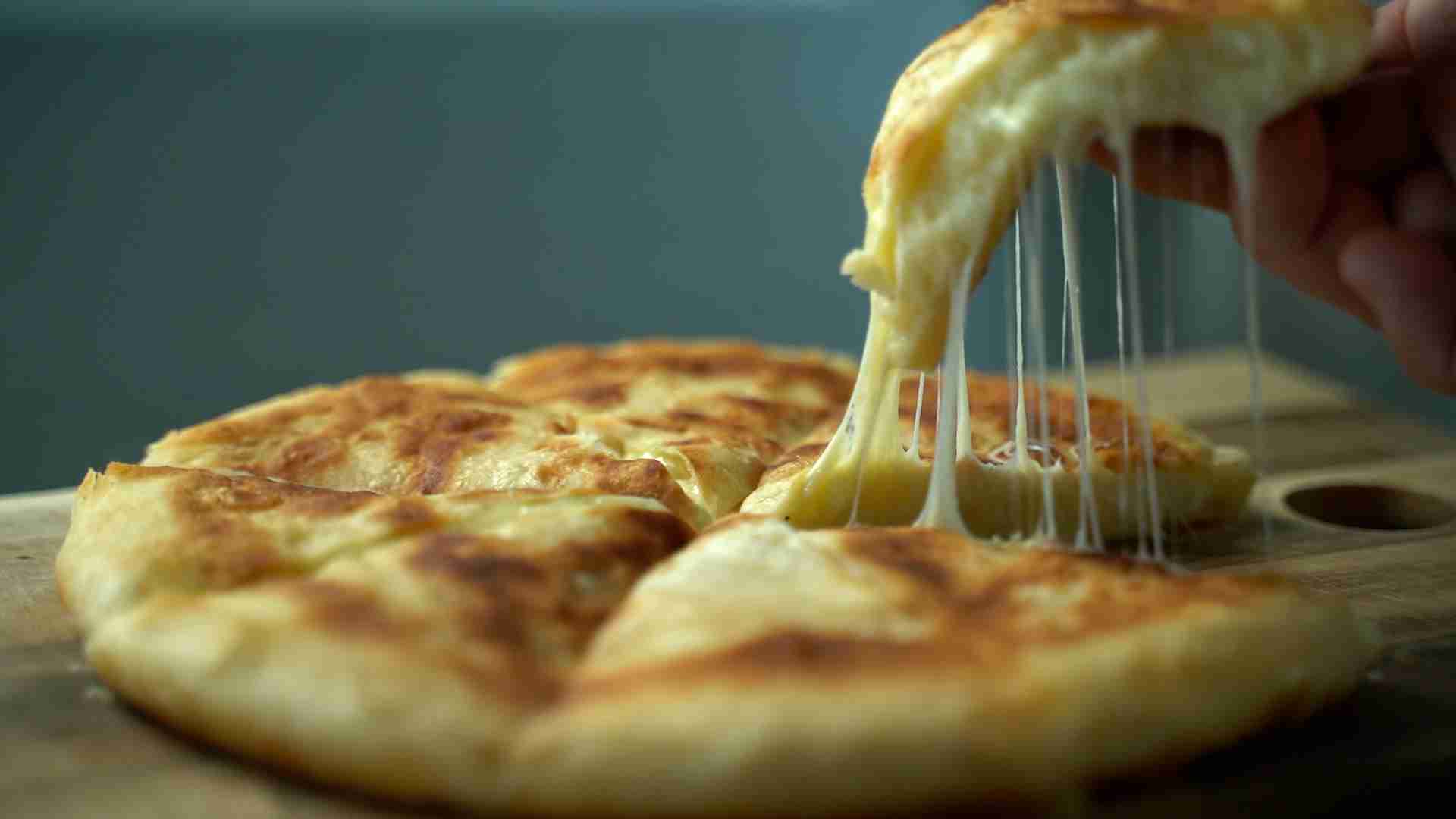 【オーブン不要・イースト不要】多分世界一簡単なチーズポテトパンの作り方  |  料理人ジョージログ