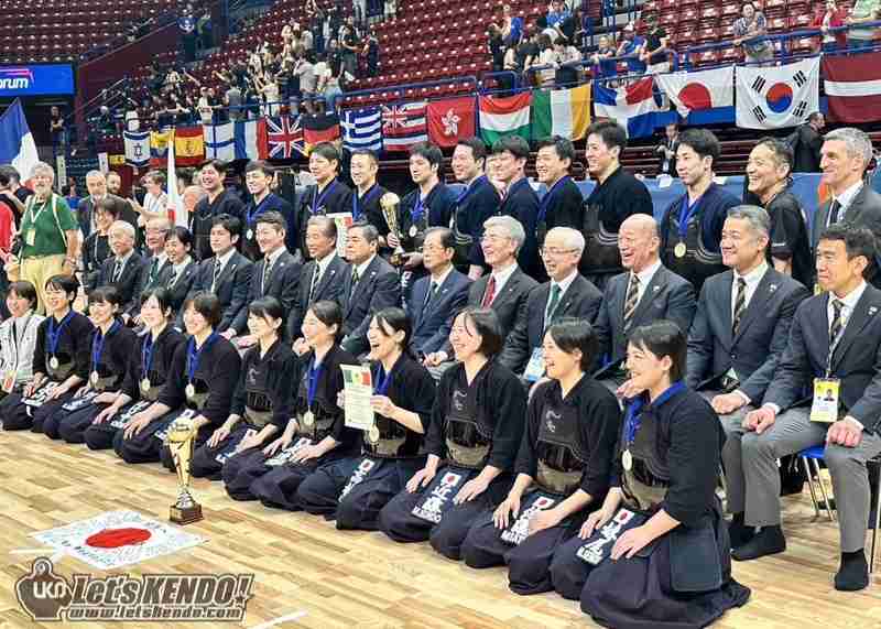 剣道日本代表が世界剣道選手権で完全制覇も…「なんで選手が後ろ」全日本剣道連盟の投稿した集合写真が物議