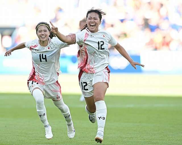 「なんと言う19歳だよ！」PK奪取＆ゴラッソ！ ブラジル撃破の立役者、なでしこ谷川萌々子に賞賛の声止まず！「歴史を変える逆転弾」「澤穂希さんを彷彿」【パリ五輪】（SOCCER DIGEST Web） - Yahoo!ニュース