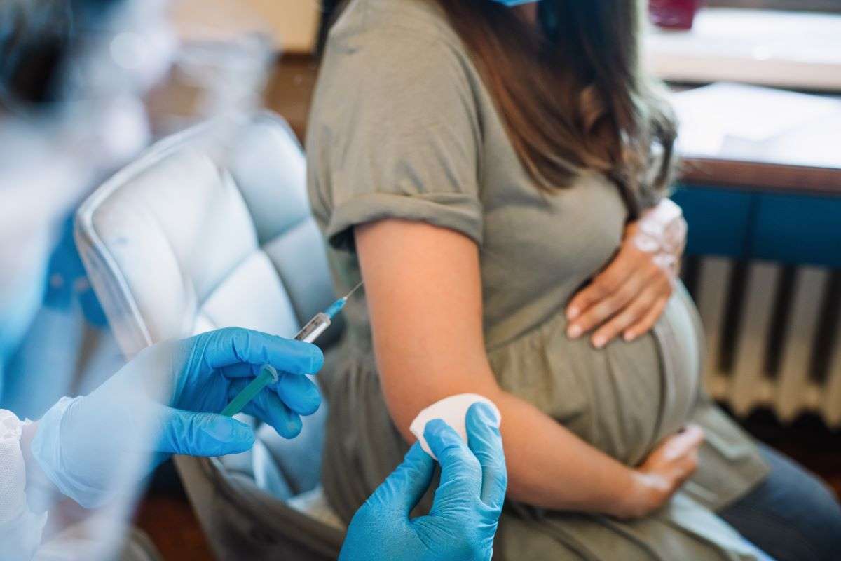 コロナワクチンは胎児の先天異常とは無関係　米当局は妊婦への接種を推奨 | Forbes JAPAN 公式サイト（フォーブス ジャパン）