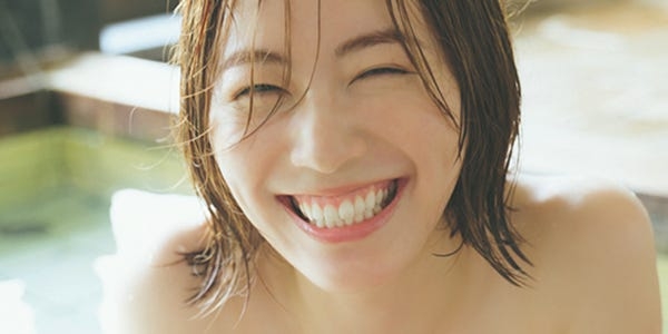 松井珠理奈、6年ぶり「週プレ」登場 水着姿で美ボディ輝く - モデルプレス