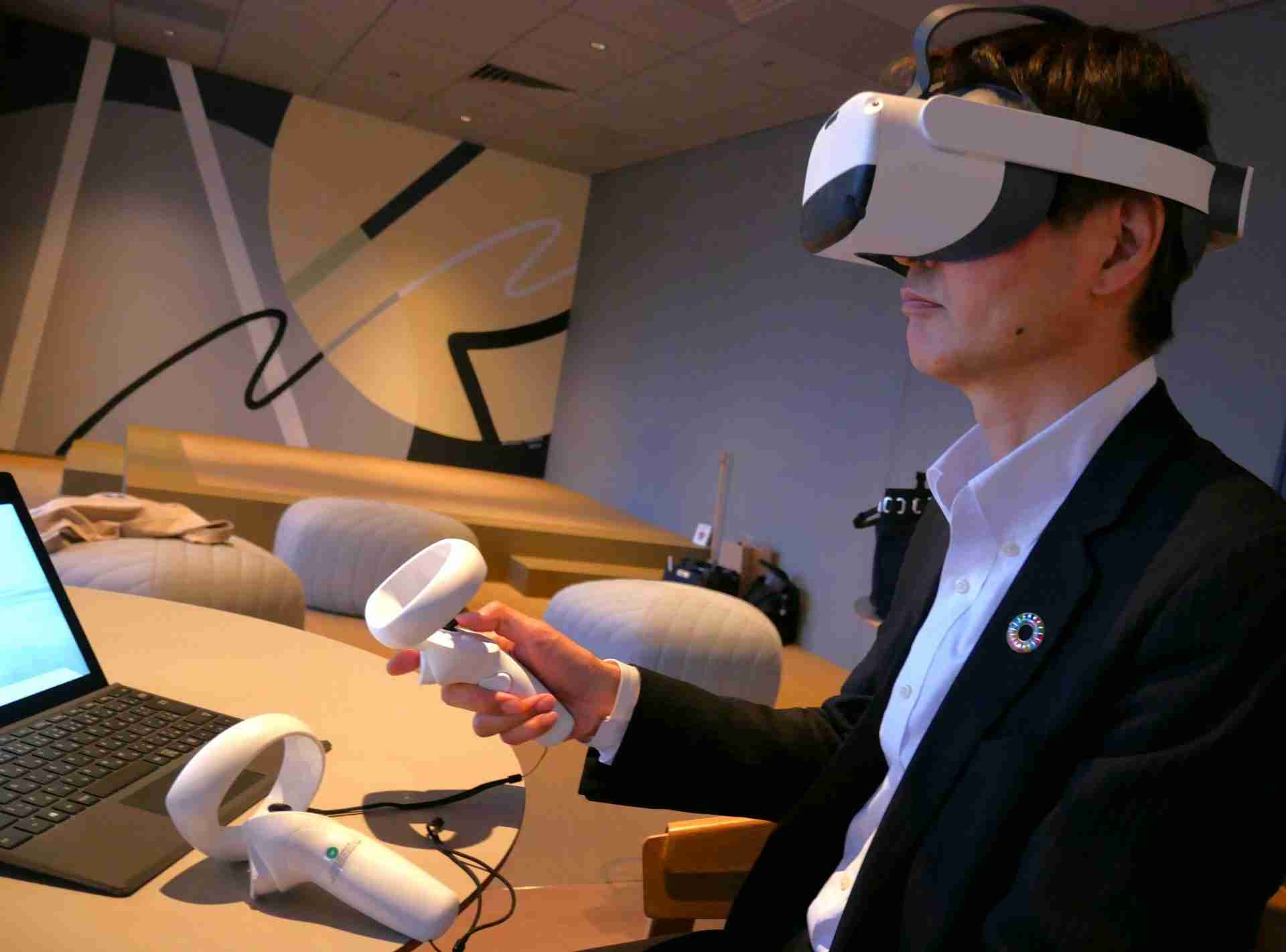 視覚認知機能を“見える化“する特許技術 「老化に逆らう未来目指す」 脳鍛えるVRゲーム | ラジトピ ラジオ関西トピックス