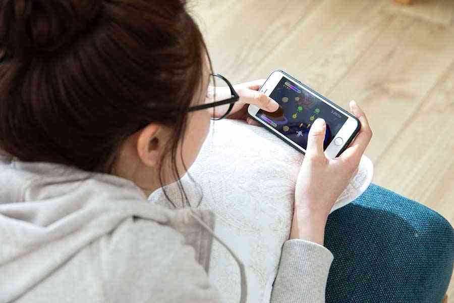 夫の実家で「ゆっくりしていて」と言われてゲームをしたら夫婦げんかになりました。夫は「離婚したい」と言うのですがどうすればいいですか？