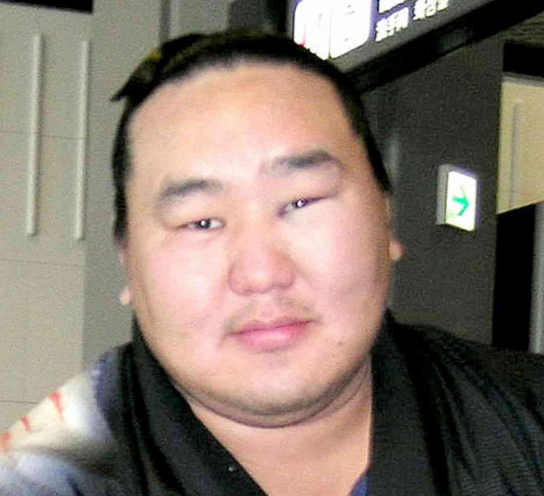 元横綱 朝青龍・ダグワドルジさん、緊急手術「少しずつ元気に戻ってます」妻とモンゴルの大自然の写真に励ましの声（中日スポーツ） - Yahoo!ニュース