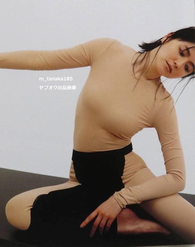 綾瀬はるか、水着姿で艶やか美ボディ アンニュイな表情で大人の色気