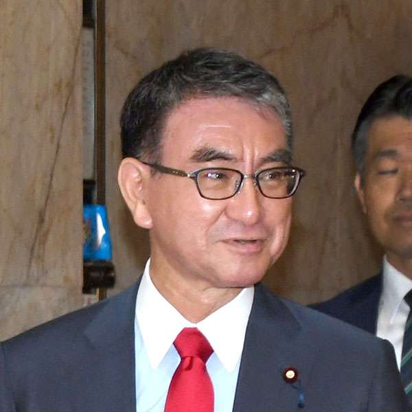 河野太郎デジタル大臣「マイナカードは強制ではない」 英BBC番組で世界へ大ウソ発信！｜日刊ゲンダイDIGITAL