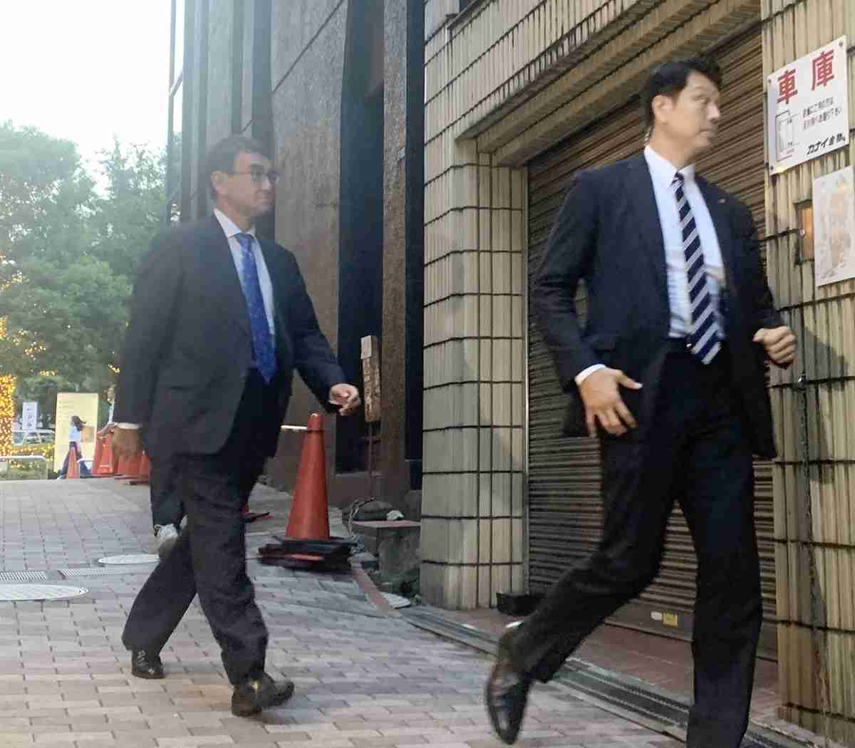 河野氏、麻生氏と会談（時事通信） - Yahoo!ニュース