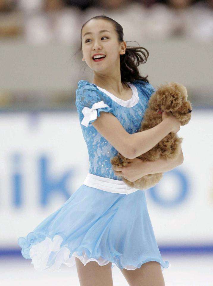 浅田真央さん　愛犬エアロが虹の橋を渡ったことを報告　「空に向かってぴょんぴょんと駆け上がり」「本当にありがとう」