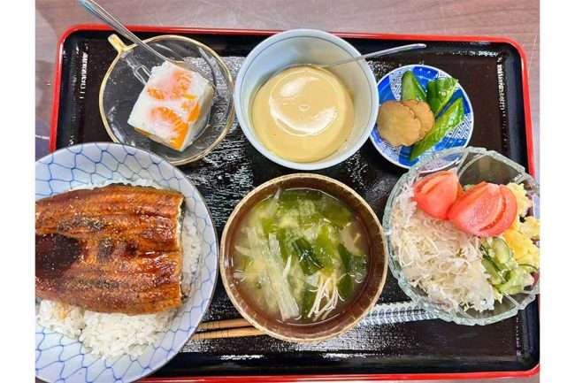 「おかあさま、恐るべし」お盆に帰省した母の手料理が“まるで料亭”「これで450円はスゴイ」称賛