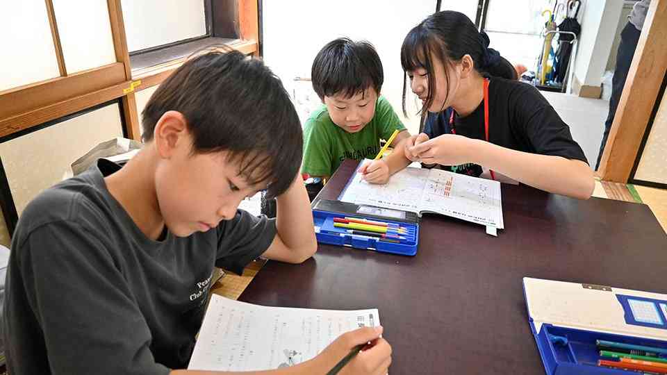 夏休みの宿題全くなし「学力落ちそう…」保護者モヤモヤ　学校側「自主性重視」代わりの学びどう確保？ | 岐阜新聞Web