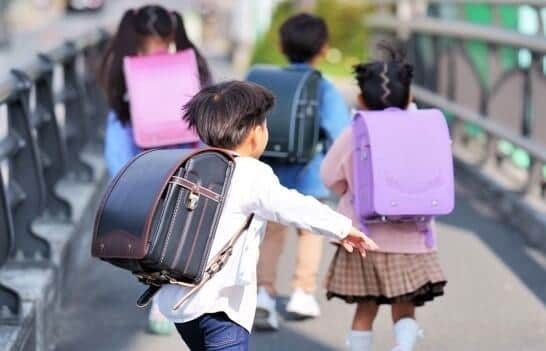 「♯学童落ちた」働く母親の悲痛な声　「学童に預けられなかった」2割、待機児童が深刻化　専門家「施設より、職場の改革が必要」: J-CAST ニュース【全文表示】