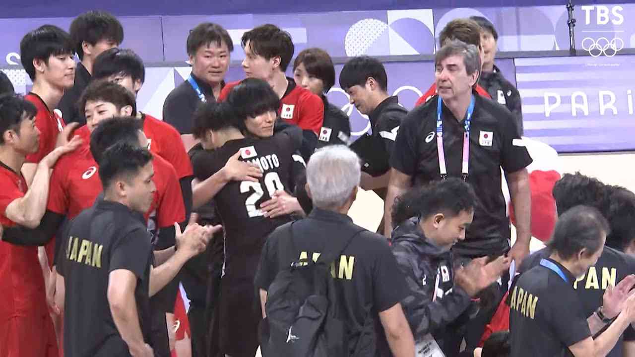 【試合後の山本と小川の抱擁】しのぎを削ってきた盟友「バレーボール男子日本代表」【パリオリンピック】8月9日 バレーボール男子 3位決定戦 TBS系列生中継 - YouTube