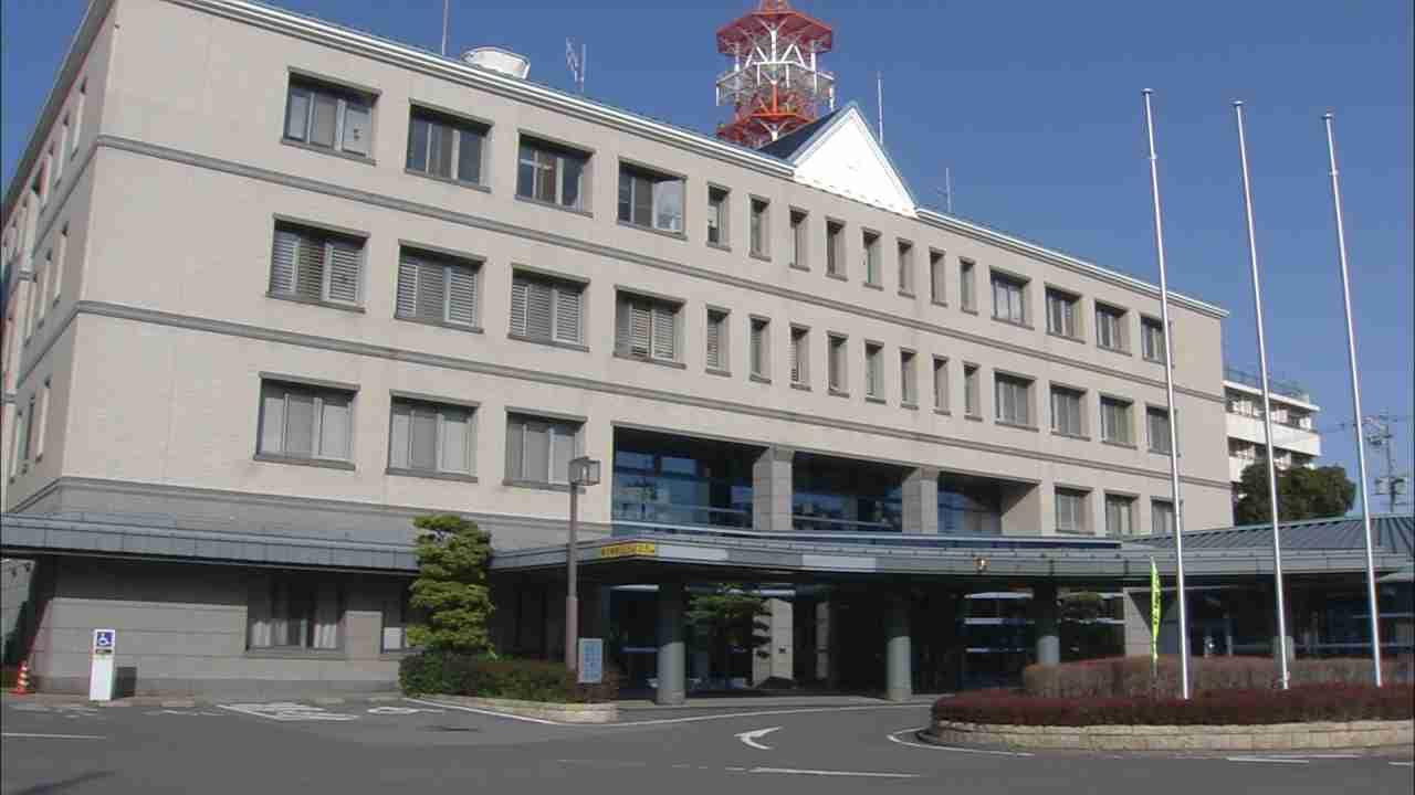 神社で巫女の格好をした女性を無断で撮影　「警察を呼ぶ」と言われ腕をつかんだ男を逮捕　三重・津市 | 県内ニュース | 三重テレビ放送