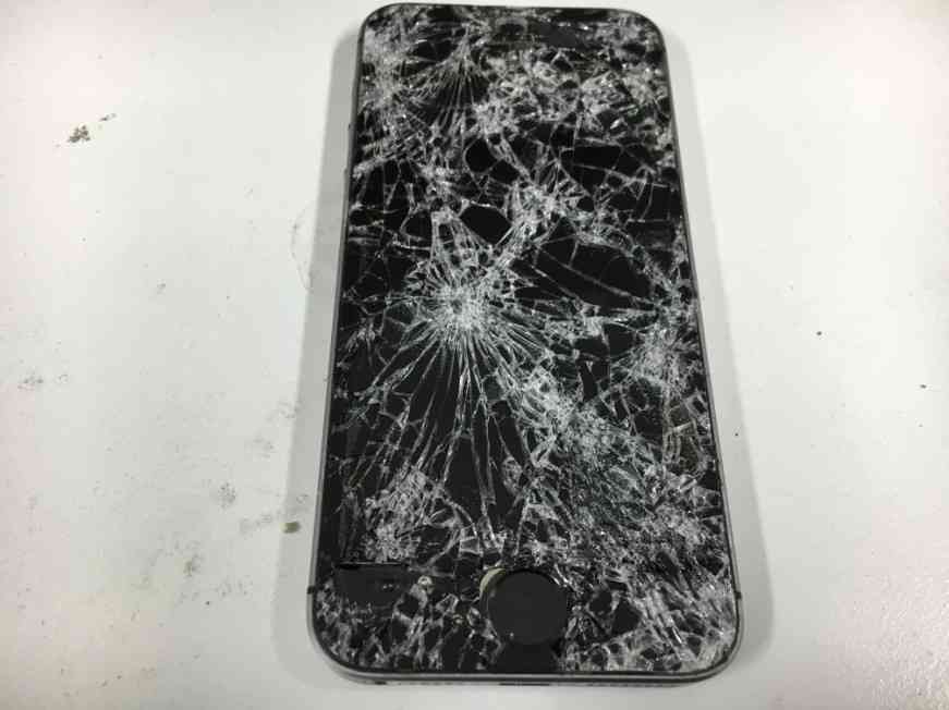 どんな風になったらスマホを買い替えますか?
