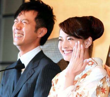 色んな芸能人の結婚会見が見たい Part2