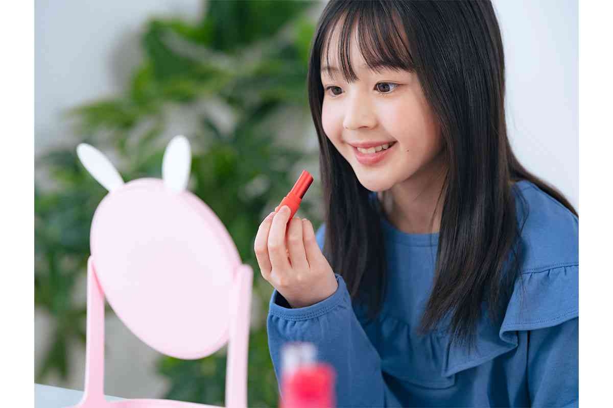 小学生“メイクが当たり前”の時代？　低学年でも「アイテム持ってる」6割、欲しいのは「口紅」「アイシャドウ」チーク」