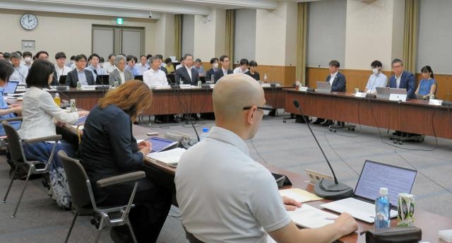 基礎年金の目減り防止策、本格検討へ　厚生年金の積立金活用案が有力（朝日新聞デジタル） - Yahoo!ニュース