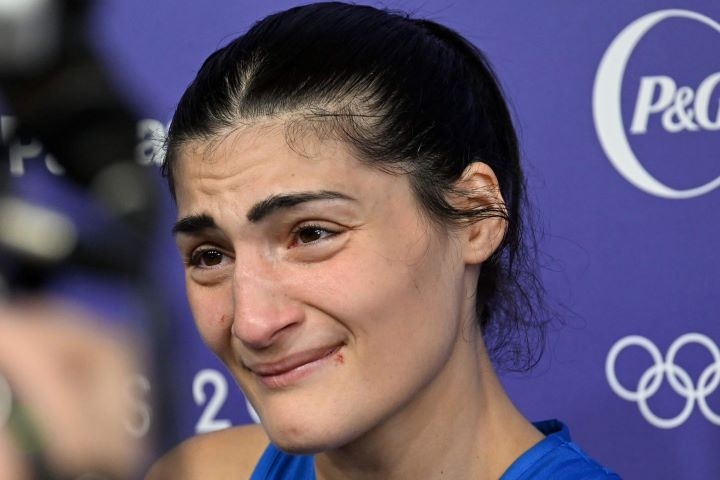「彼女に謝りたい」試合棄権の伊戦士が性別騒動の女子ボクサーに謝罪 渦巻く論争に「悲しい。IOCを尊重する」【パリ五輪】｜CoCoKARAnext（ココカラnext）