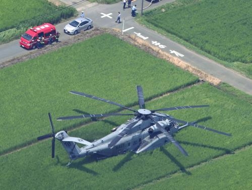 田んぼに米軍のヘリコプターが不時着 午前11時前に目撃者から通報→午後0時40分ごろ飛び立つ けが人なし 神奈川・海老名市