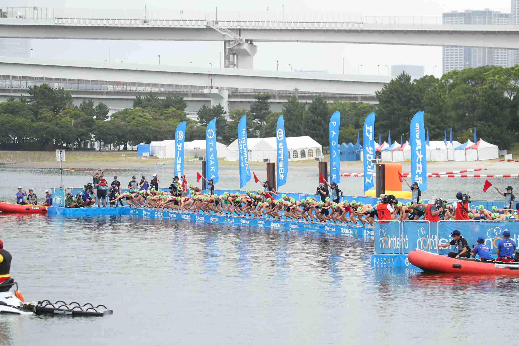 東京五輪のお台場会場の水質汚染と“トイレ臭”問題も海外に波紋…「排泄物の中を泳ぐ」「大腸菌濃度レベルが上昇」（Yahoo!ニュース オリジナル THE PAGE）