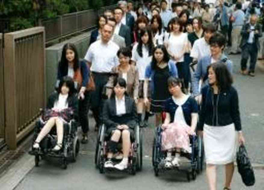 子宮頸がんワクチン副作用で提訴　１５～２２歳の女性６３人｜【西日本新聞me】