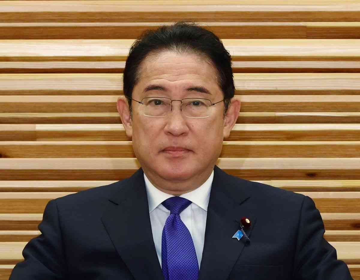 岸田首相、自衛隊明記も優先　改憲国民投票、緊急事態と合わせ：時事ドットコム
