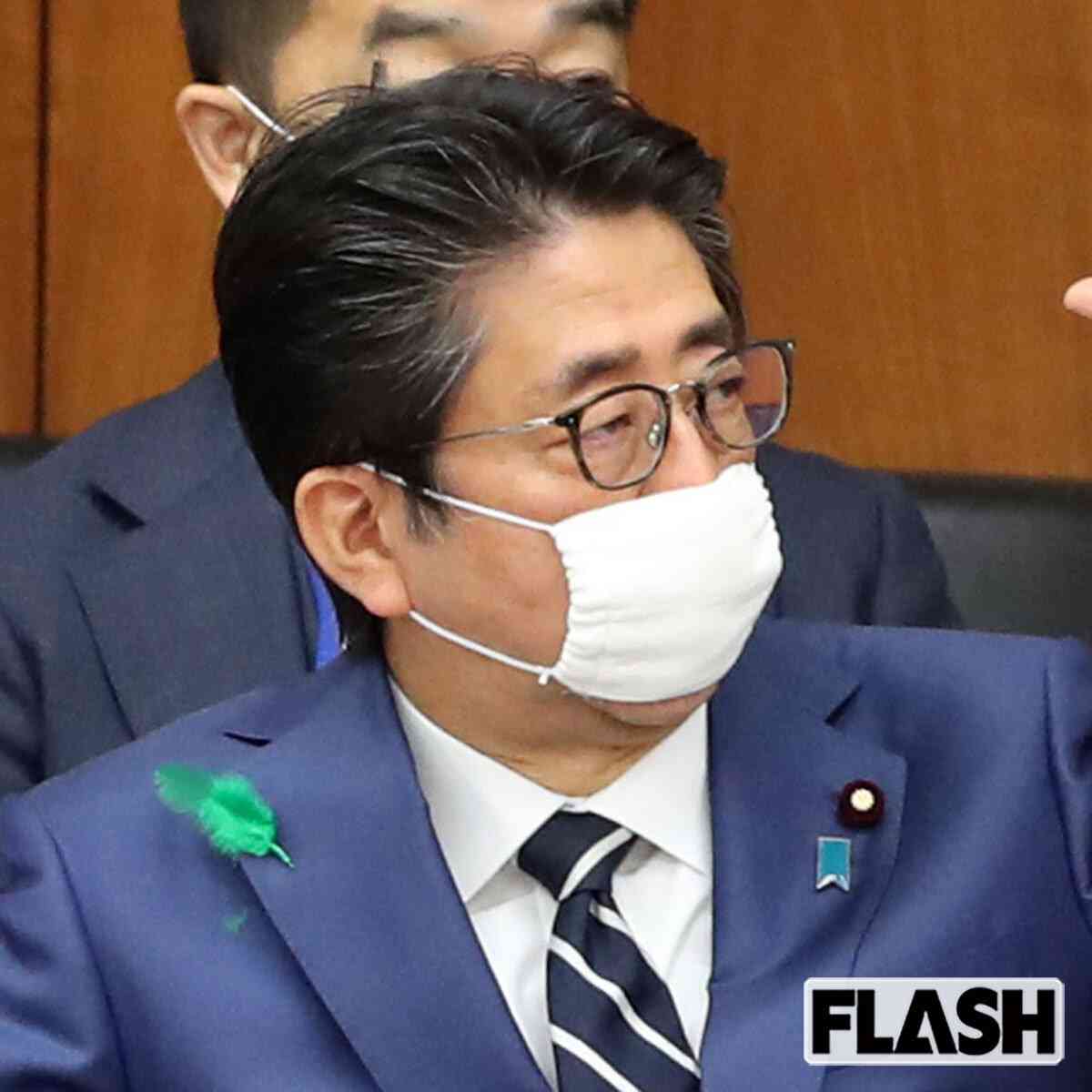 「額縁入りで飾られていた」安倍元首相と旧統一教会幹部「密接写真」の衝撃「注目すべきは安倍さんの服装」（SmartFLASH） - Yahoo!ニュース