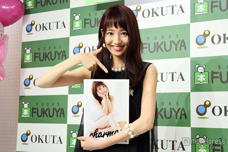 「人気アイドルグループ」の元メンバーがセクシー女優に。アイドル時代と同じ“本名”で活動するワケ
