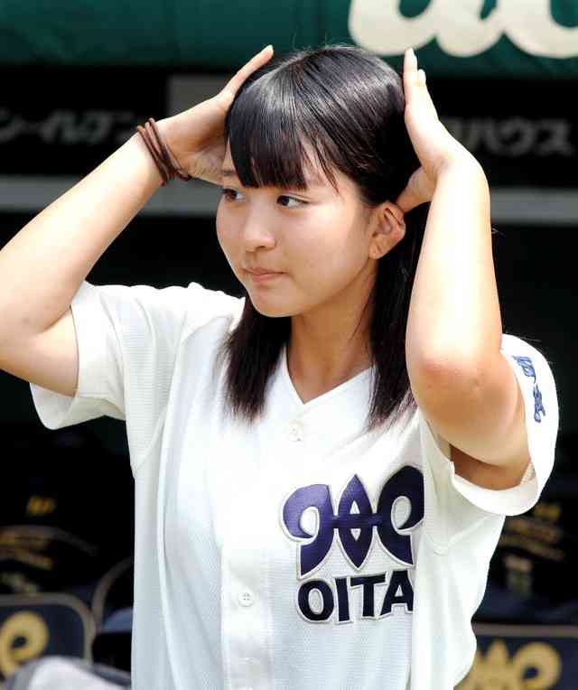 8年前甲子園で話題になった女子マネの水着ショットに反響「眩しさ変わりません」「大人っぽくなった」（まいどなニュース） - Yahoo!ニュース
