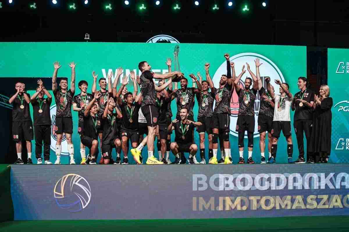 【バレーボール】ペルージャが今季初栄冠、ボグダンカ杯｜石川祐希も出足快調 |  Pen＆Sports[ペンスポ]スポーツ特化型メディア