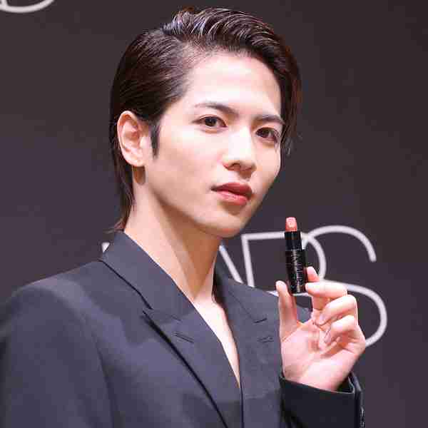平野紫耀、志尊淳が口紅のアンバサダーに…美容業界の広告塔が男性タレントにシフトするワケ（日刊ゲンダイDIGITAL） - Yahoo!ニュース