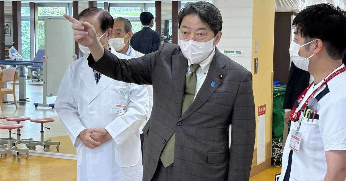林芳正官房長官、健康保険証の廃止時期見直し検討　衆院解散は「状況を判断し、決断」 - 産経ニュース