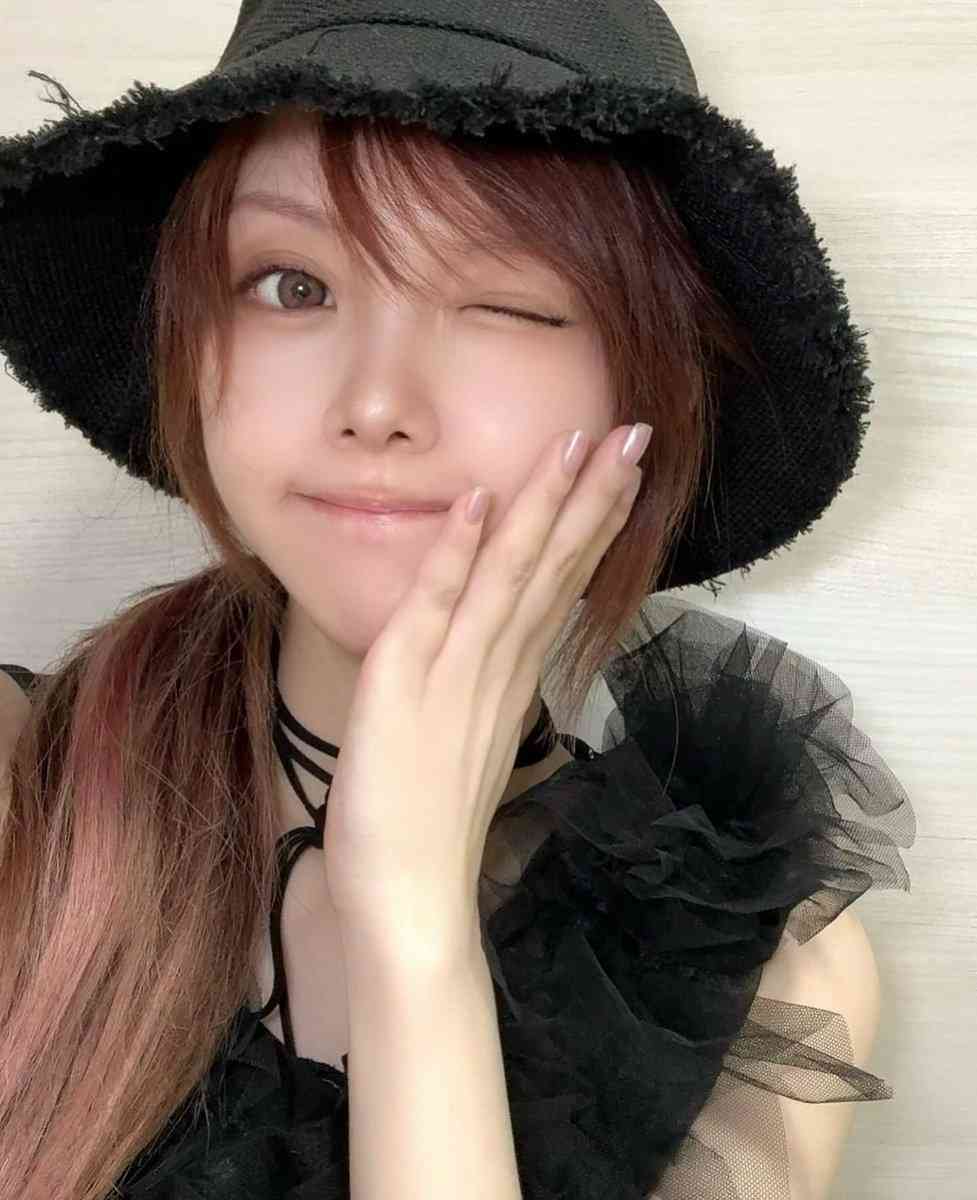 結婚&妊娠発表の元モー娘。田中れいな ふっくらお腹のショット公開 厚底靴に心配の声も