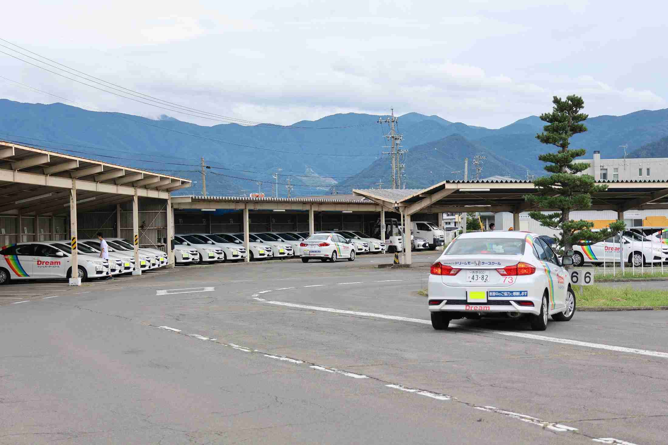 「外国人の入校断ることも」 運転免許試験は多言語に対応しても、教官そろえられない教習所　「学べる環境なければ…」切実な声も（信濃毎日新聞デジタル） - Yahoo!ニュース