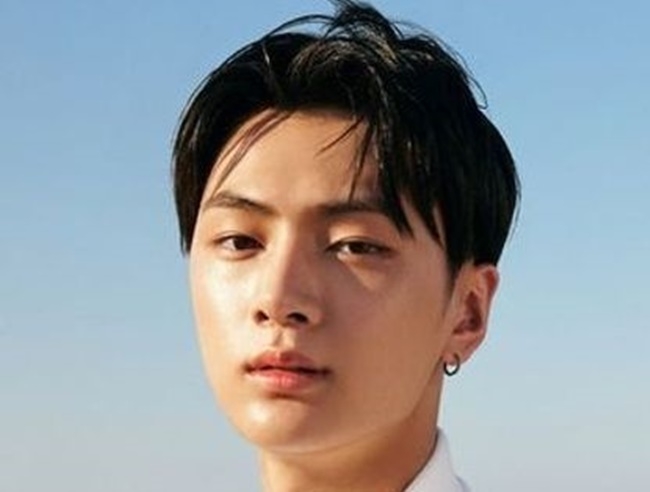 Enhypenジェイ「韓国史は短編小説」発言で謝罪....「理由はどうであれ、ごめん」 - デバク